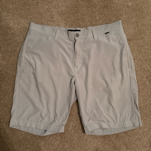 Travis Mathew Hefner Shorts Mens Size 36 Gray Performance Golf Athleisure - Picture 1 of 6